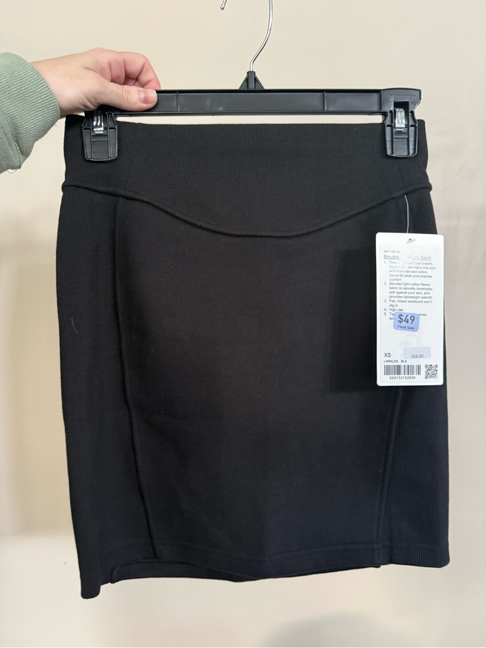 Lululemon Black Women’s Mini Skirt